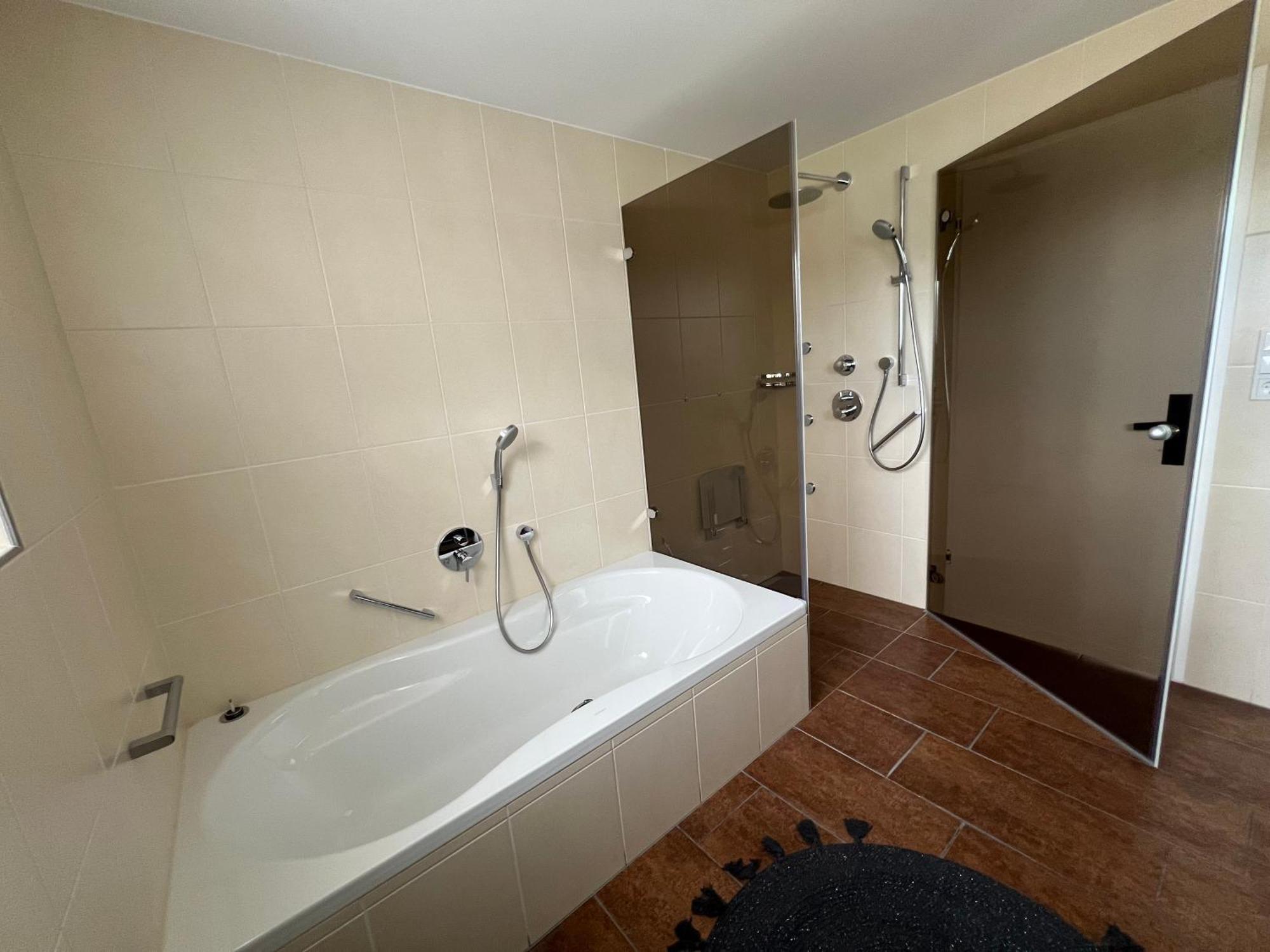 Ferienwohnung Ueber Den Daechern Von Брегенц Екстер'єр фото